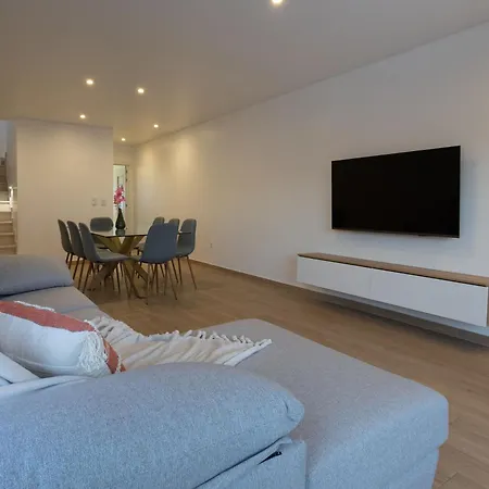 House Avseixal Desativado بيت ضيافة 3*