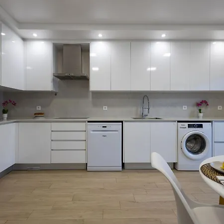 House Avseixal Desativado בית הארחה
